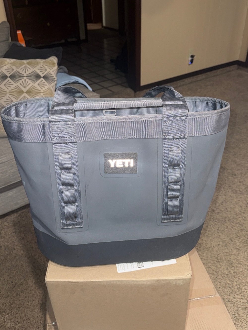 YETI Camino Carryall 35 – Storm Gray